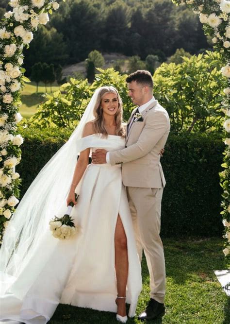 Irish influencer Chloe Boucher marries rugby star 